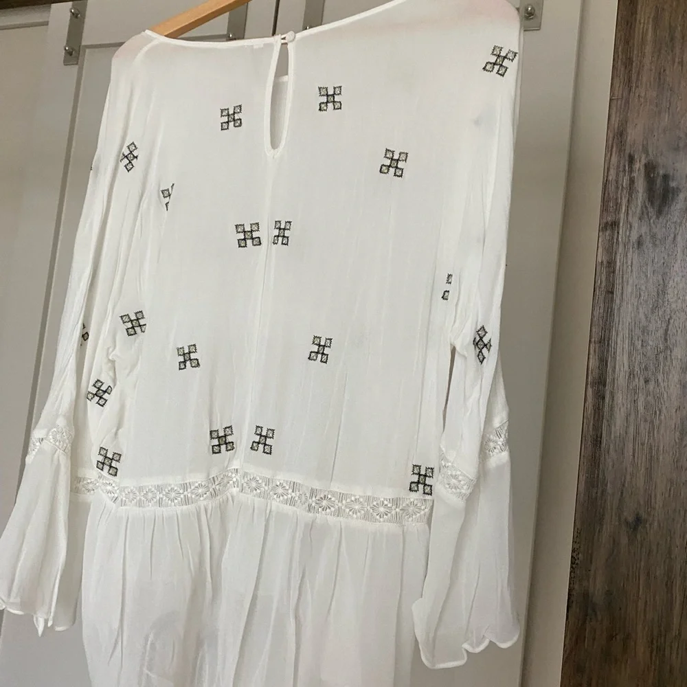 EUC - Monoreno summer top - gently worn. - Picture 2 of 3